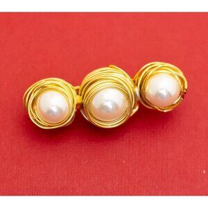 Vintage White Faux Pearls Gold Tone Brooch - F2